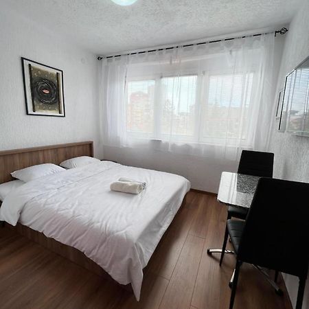 Zogu Apartments - Downtown 普里什蒂纳 外观 照片