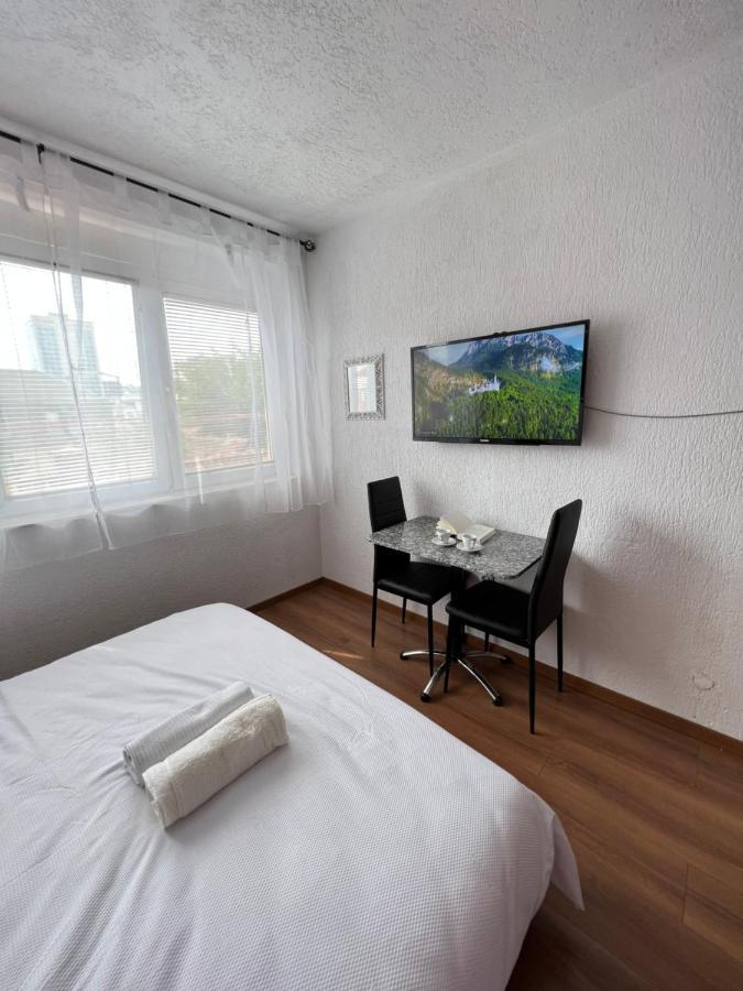 Zogu Apartments - Downtown 普里什蒂纳 外观 照片