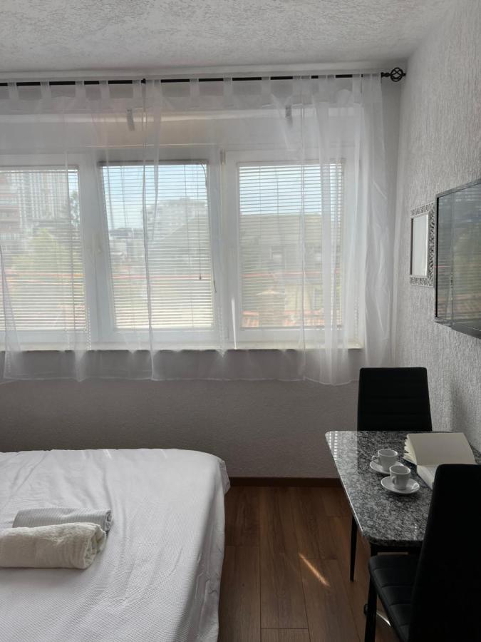 Zogu Apartments - Downtown 普里什蒂纳 外观 照片